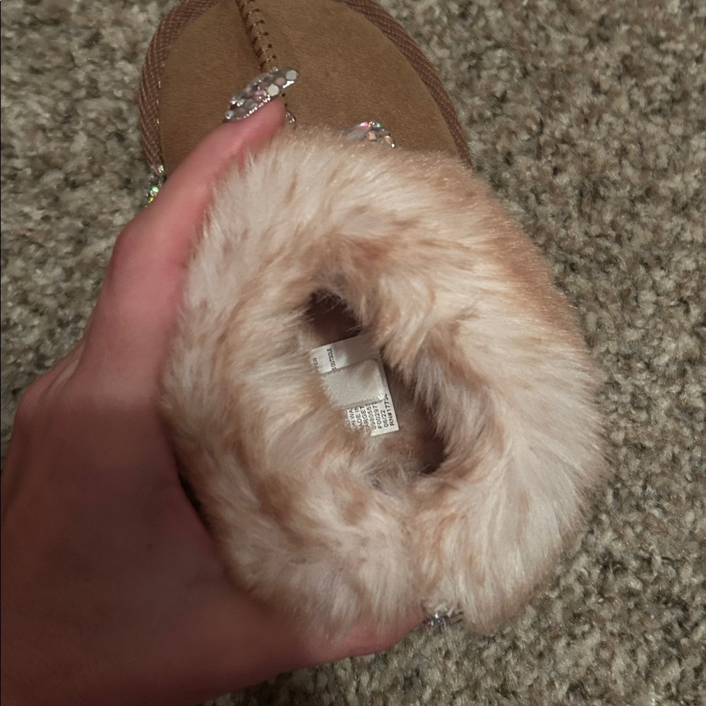 Cozy Brown and Cream Fur Slippers - Picture 4 of 4